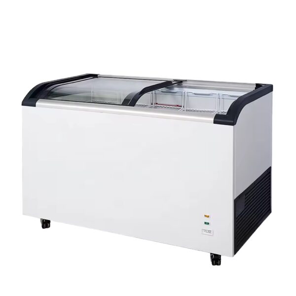 Commercial-grade 400L freezer