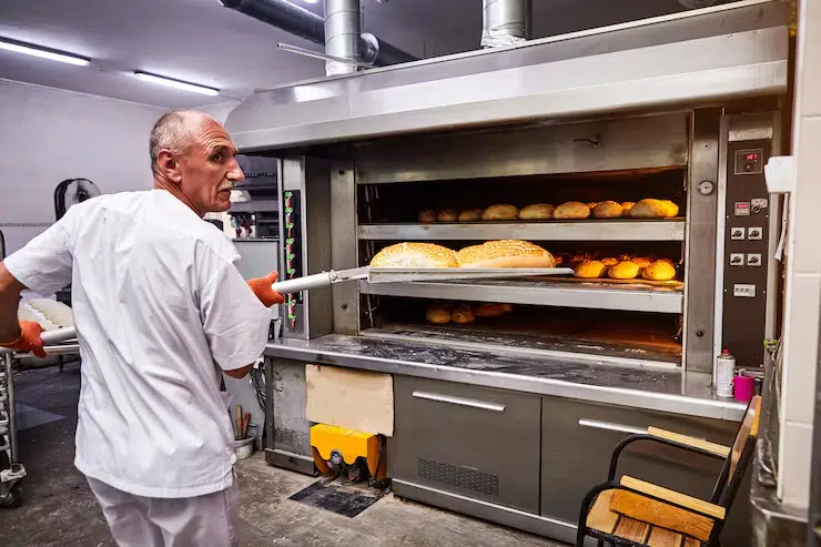 Commercial Oven UAE — How to Choose the Right One 2 commercial oven UAE